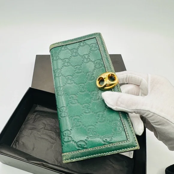 Gucci Guccissima Gold Clasp Wallet - Picture 5 of 11